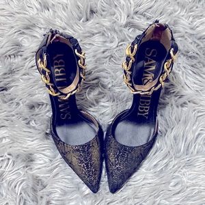 Black & gold heals